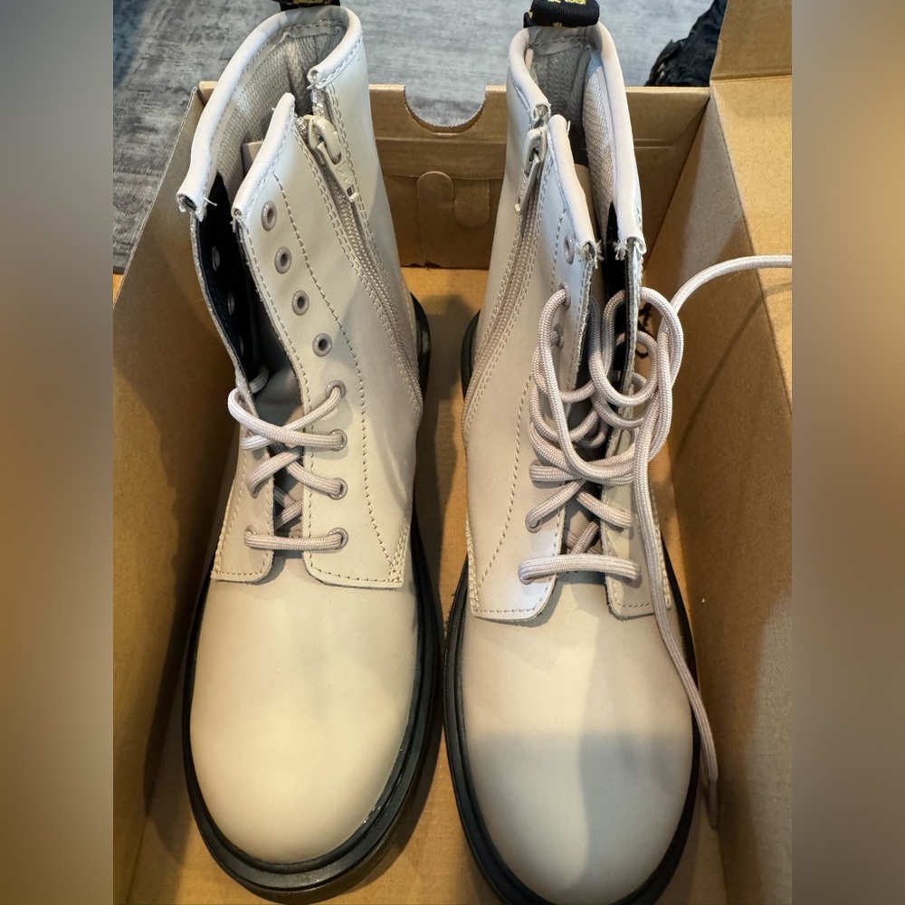 Dr. Martens Kids Cream Lace-Up Zip Combat Boots Vintage Taupe Size 5